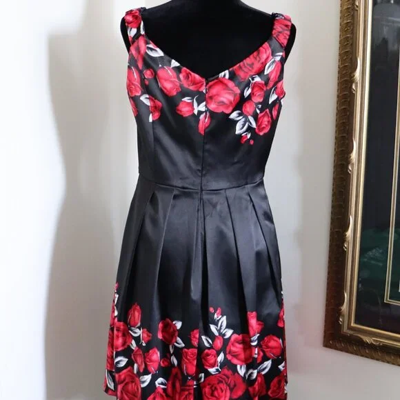 White House Black Market Floral Dress – Size 8 - Picture 3 of 7